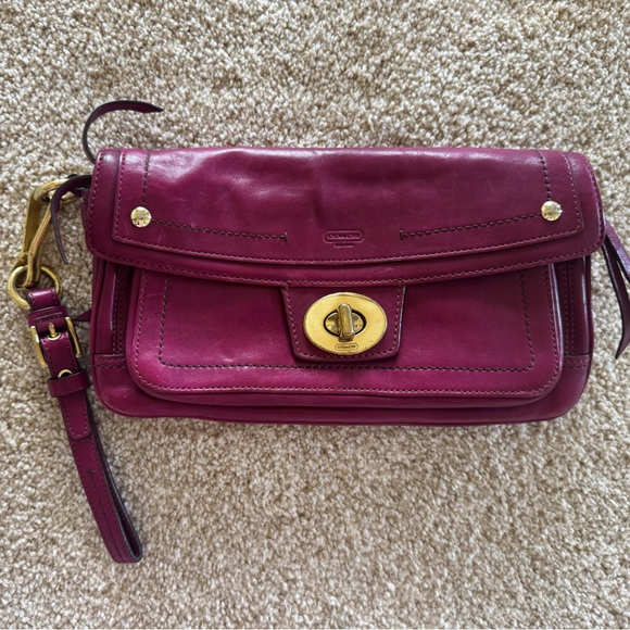 Rare Vintage Coach Purple Leather Clutch - Picture 1 of 8